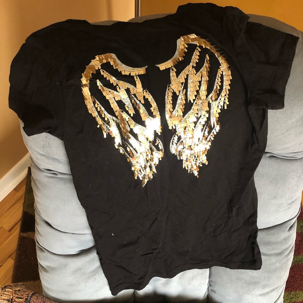 G by Guess v neck shirt